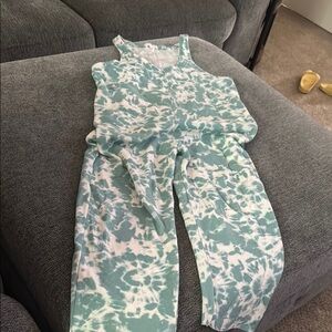 Colsie size medium Mint and White Tie-Dye jumpers